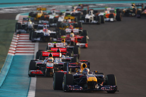 F1 10年代ベッテルワードチャンピオン ブエミ ペトロフ 3台 2010年のF1ワールドチャンピオンはレッドブルのセバスチャン