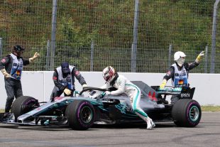 ハミルトンとメルセデスが釈明 ドライバーがマシンの故障を引き起こしたのではない 予選序盤のトラブルに落胆 F1速報公式サイト F1速報
