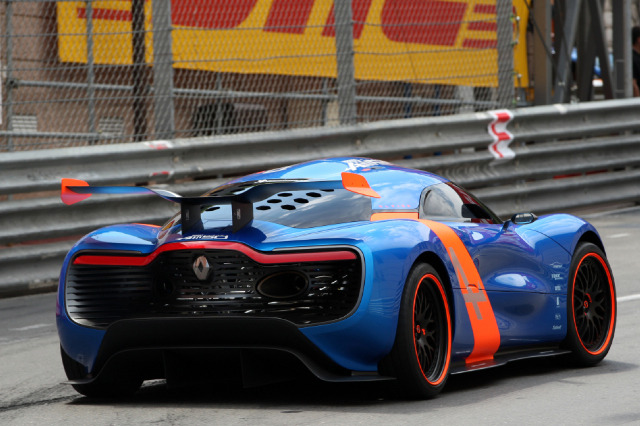 アルピーヌA110の復刻モデル発表にプロスト登場- F速公式サイト ---F速--