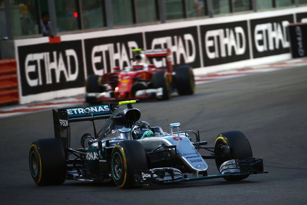 歴代のF1マシンとWGPマシンがデモ走行。ホンダミュージックが 歴代のF1マシンとWGPマシンがデモ走行。ホンダミュージックが