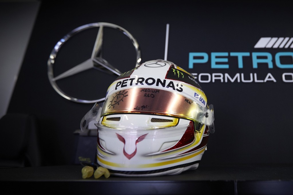 F1ドライバー新ヘルメット情報：ハミルトン、8000以上の案から