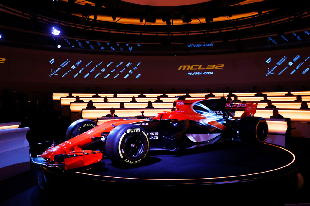 動画】ライコネンがフェラーリF1新車『SF70H』で初走行- F速公式