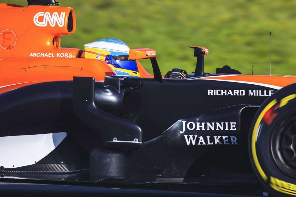 ギャラリー】マクラーレンMCL32・ホンダF1を駆るアロンソと ギャラリー】マクラーレンMCL32・ホンダF1を駆るアロンソと