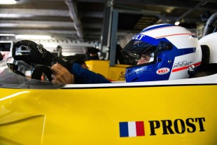 あなたは何しに 往年の名車を駆る 師匠 プロストを訪ねた愛弟子エンジニア F1速報公式サイト F1速報 あなたは何しに 往年の名車を駆る 師匠 プロストを訪ねた愛弟子エンジニア F1速報公式サイト F1速報