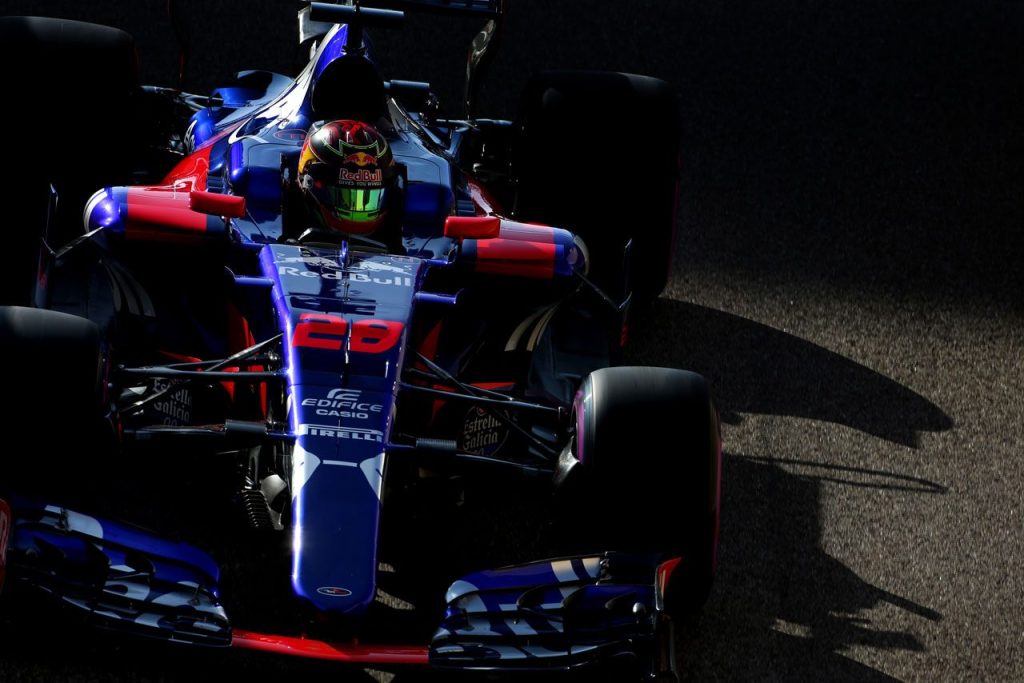 ルノーF1、スポーツウエアブランドのルコックスポルティフと3
