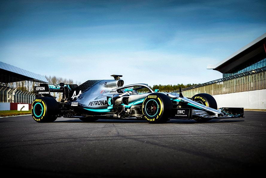 メルセデスF1、ニューマシン『W10 EQ Power+』を正式発表。記録に並ぶ