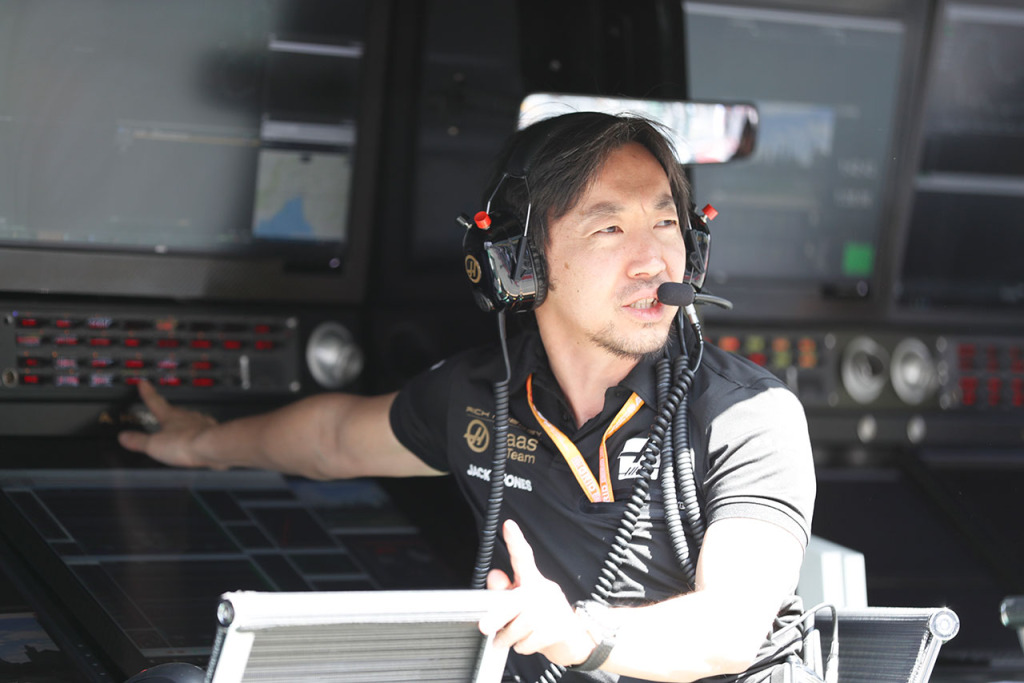 もっとf1を知ってもらいたい ハースf1小松エンジニアによる初の著作 エンジニアが明かすf1の世界 に込められた思い Photo F1速報 F1 速報