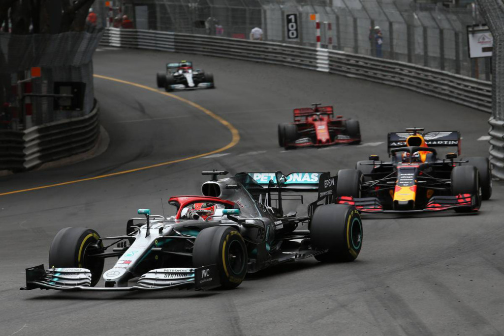 ルイスハミルトン(HAMILTON)モナコGPのニキラウダオマージュカラー 