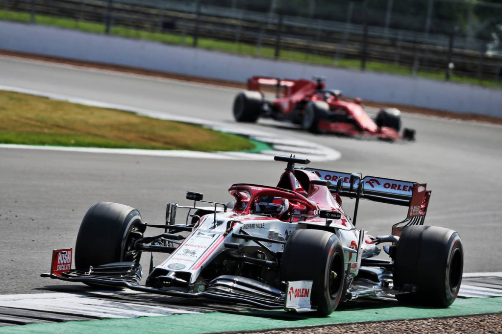 アルファロメオF1公式グッズに繰り返し使えるフェイスマスクが