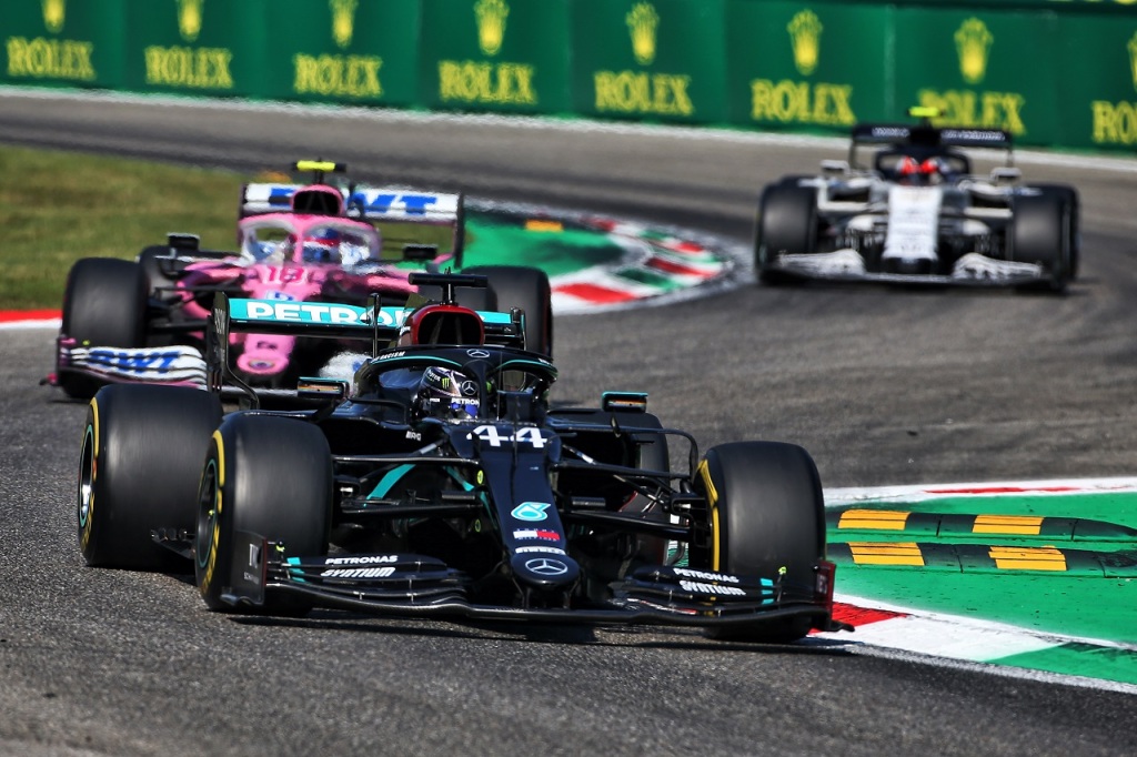 直筆サイン入り写真 ルイス・ハミルトン メルセデスAMG F1 SA鑑定済 直筆サイン入り写真 ルイス・ハミルトン メルセデスAMG F1 SA鑑定済 35