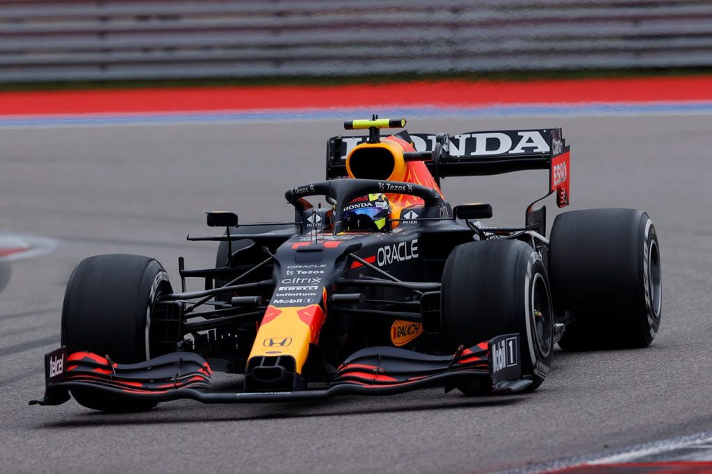 レッドブル・ホンダF1、ホワイト＆日本語バージョンのレーシング