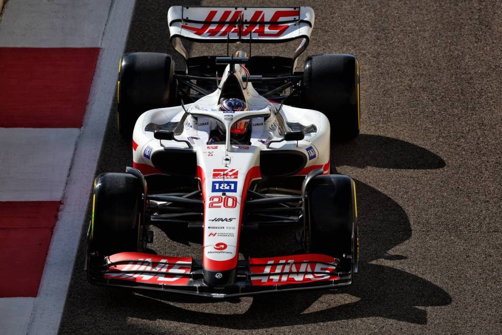 マネーグラム・ハースF1チーム』が始動、チーム名変更に伴い新