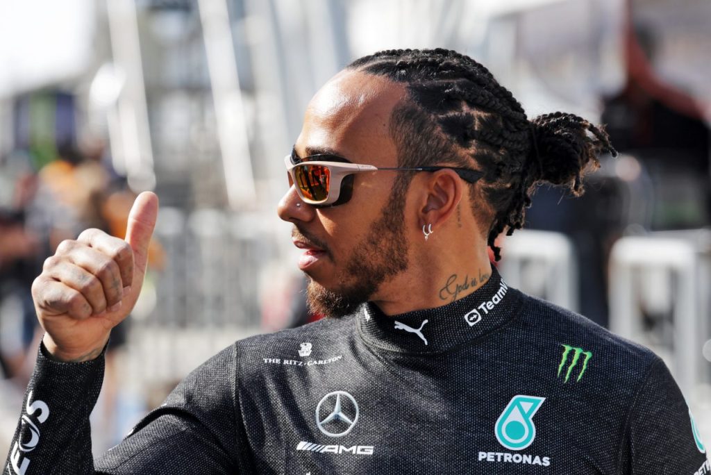 ハミルトン、メルセデスF1のパフォーマンスは契約に影響しないと
