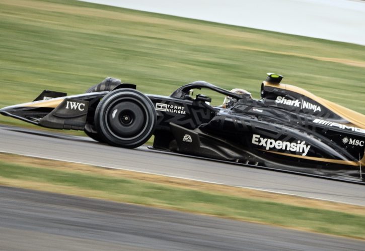 ブラッド・ピットのF1映画の撮影がスタート。架空チーム『APXGP』の