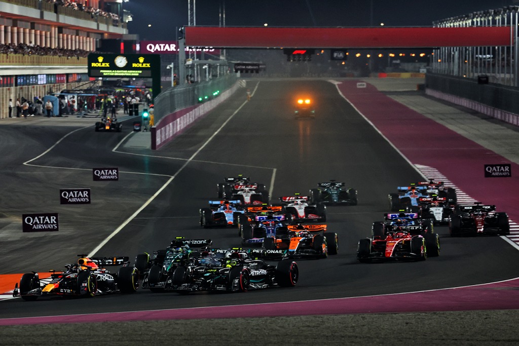 フェルスタッペンが前代未聞のタイヤ制限レースで完勝
