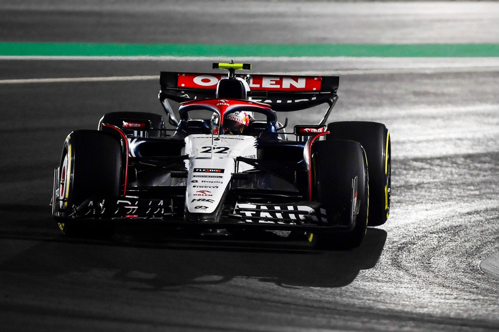 フェルスタッペンが前代未聞のタイヤ制限レースで完勝