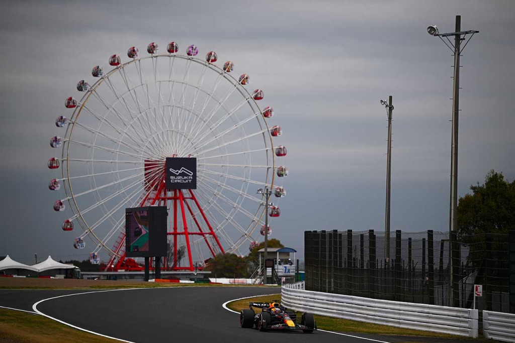 フェルスタッペンが鈴鹿で3年連続ポール獲得。角田裕毅、母国で