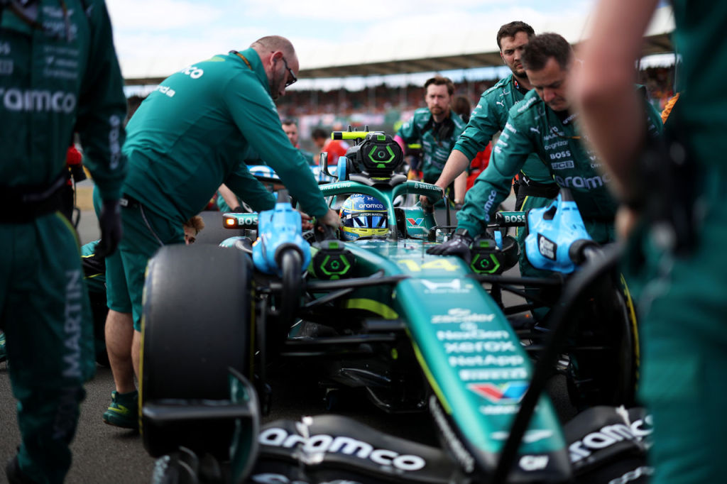 2026年F1日本GPの応援のぼりは全44種類。抽選販売申込は4月1日から