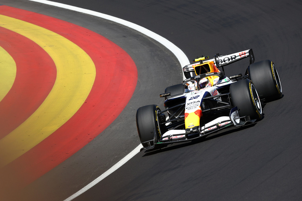 2026年F1日本GPの応援のぼりは全44種類。抽選販売申込は4月1日から