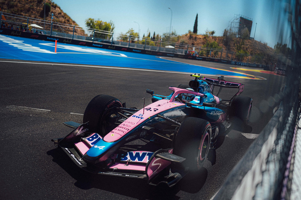 2026年F1日本GPの応援のぼりは全44種類。抽選販売申込は4月1日から